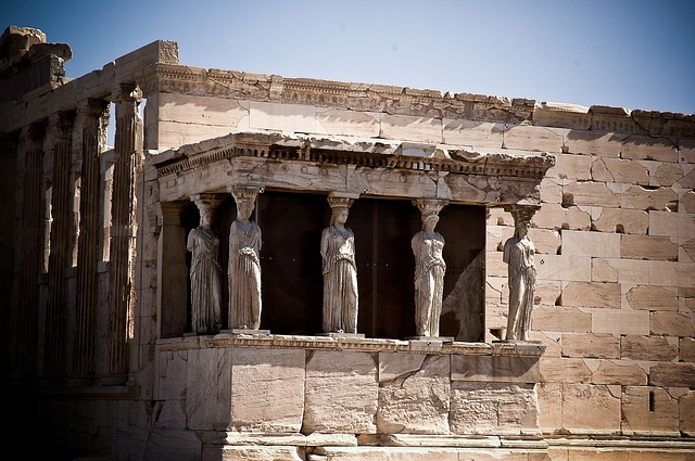 karyatides-acropoli-greece